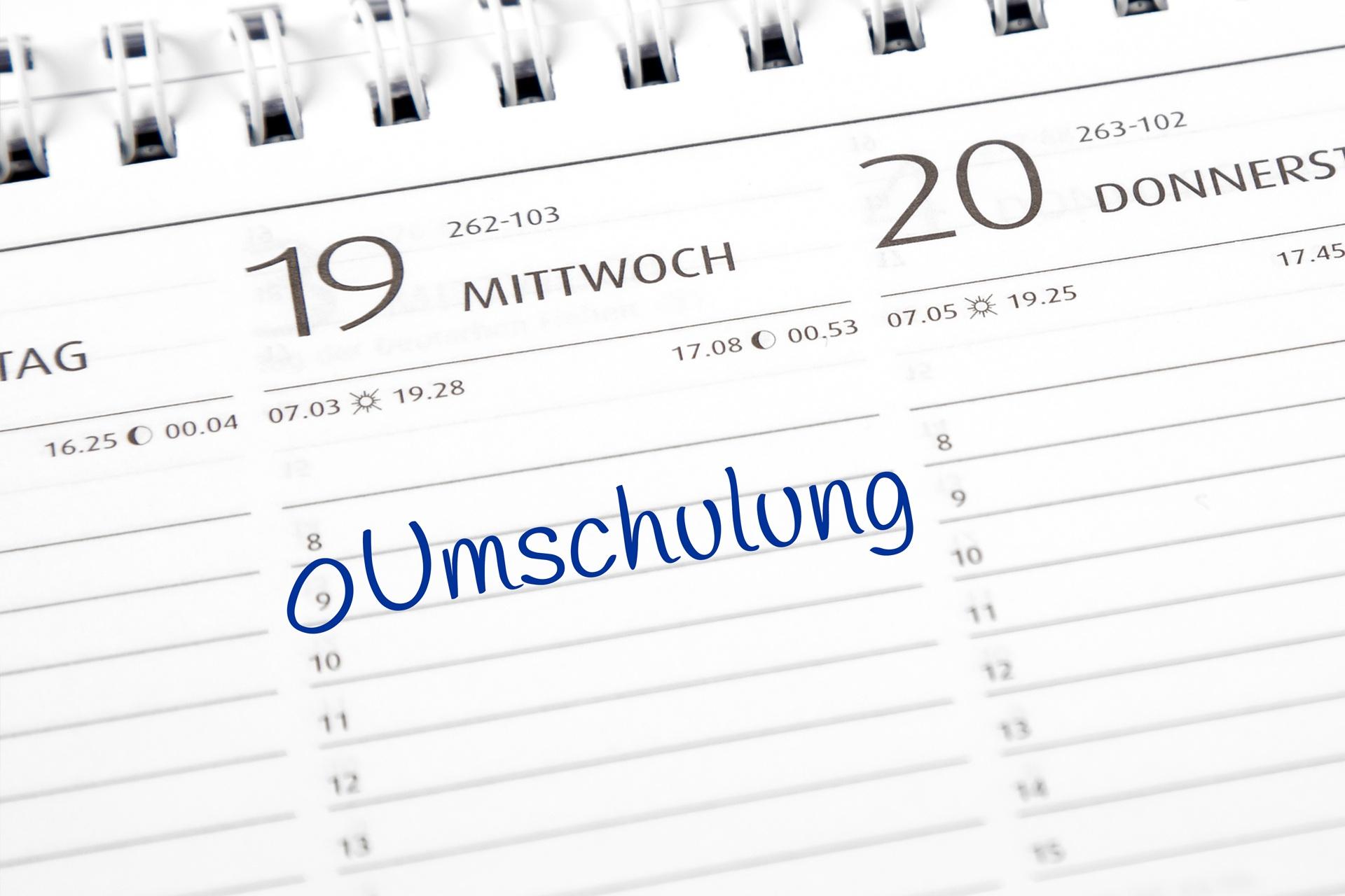 Kalender mit handschriftlichem Eintrag Umschulung | Ausbildung Trauerredner